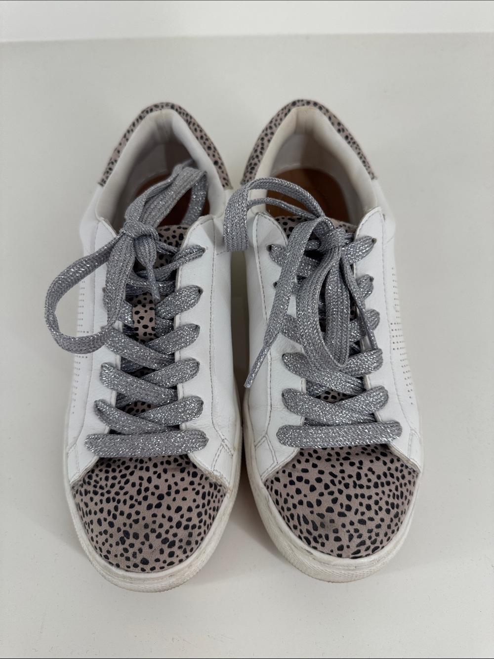 Universal Thread shoes - Picture 2 of 8